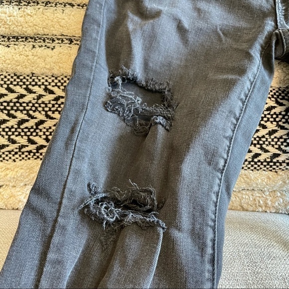 American eagle distressed jeggings 6L some pulling - Picture 3 of 6